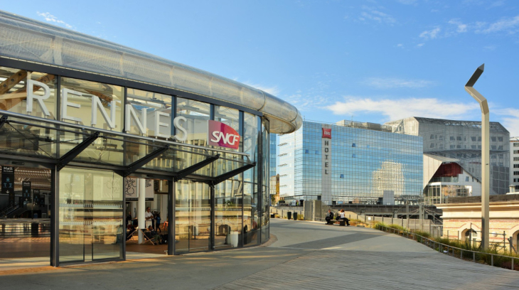 Terrasse de la gare de Rennes